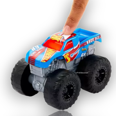 Hot Wheels Monster Truck Roarin Wreckers 